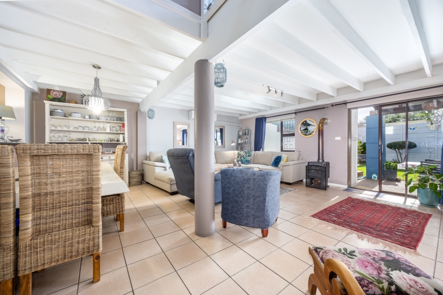 3 Bedroom Property for Sale in Uitzicht Western Cape
